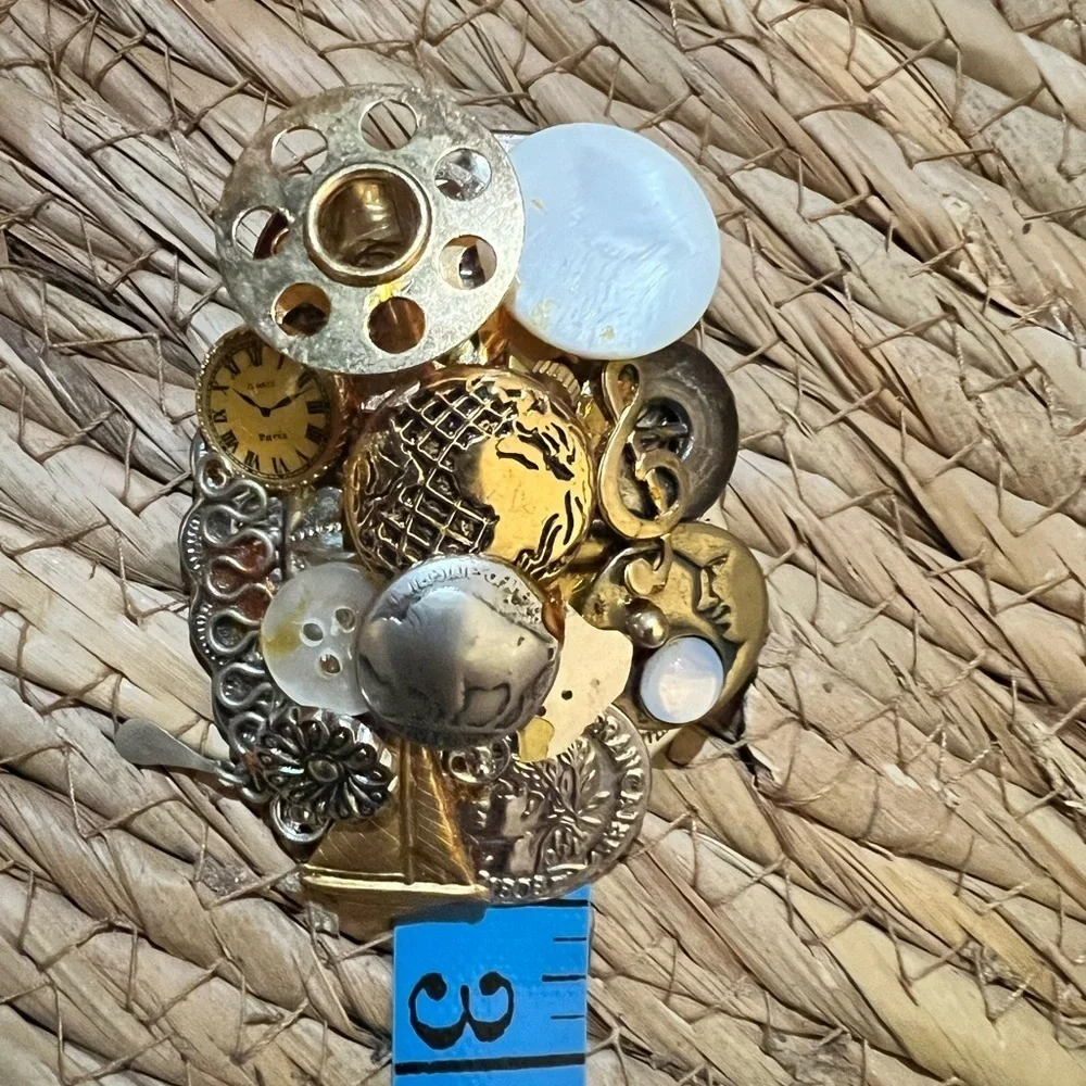 Vintage Brooch Pin Steampunk Watch Face Parts bobbin Button Artistic Mixed